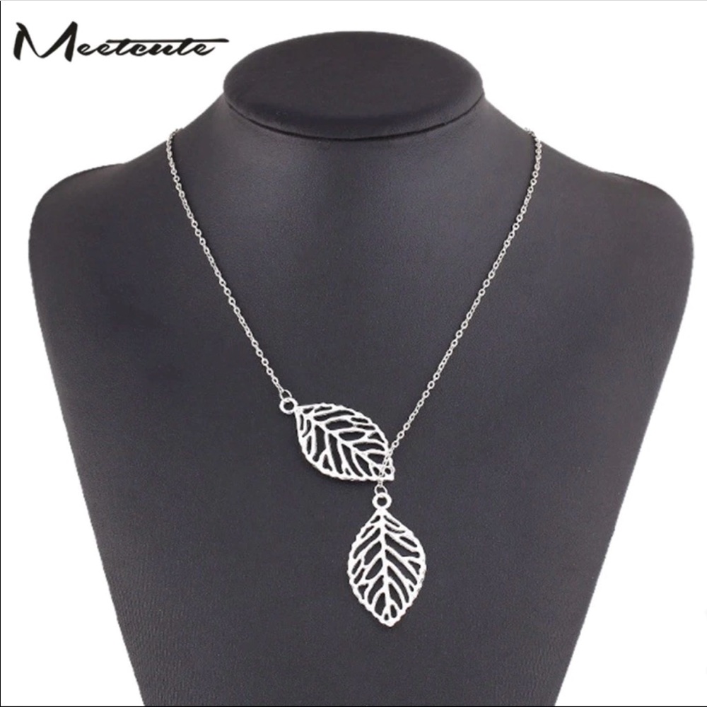 leaf necklace - Picture 3 of 3